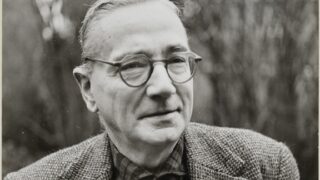 Portretfoto van Simon Vestdijk ( Harlingen 1898-Utrecht 1971).
