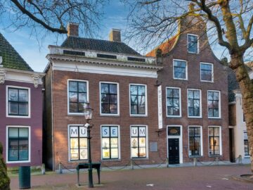 Vooraanzicht van Het Hannemahuis in de Voorstraat in Harlingen